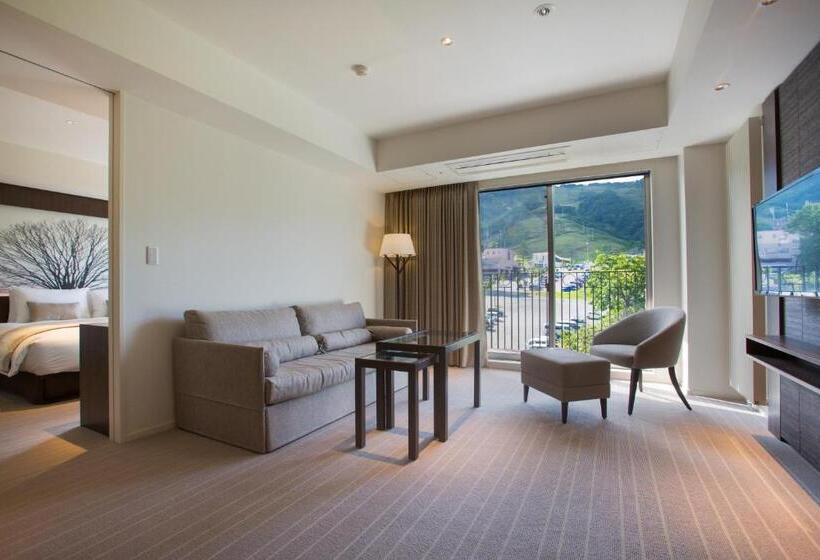 سوئیت لوکس با چشم‌انداز کوهستان, Chalet Ivy Hirafu, Niseko