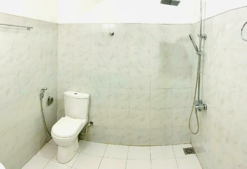 اتاق استاندارد سه نفره, Mr J Hotel & Tours
