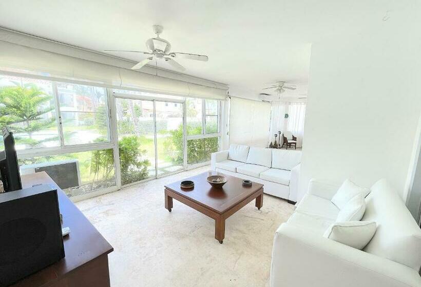 آپارتمان 1 خوابه با چشم‌انداز استخر, Oceanfront & Garden View Villas Hotel Wifi Bbq Parking Los Corales Beach Club & Spa
