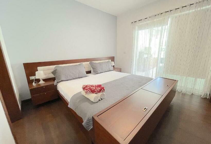 آپارتمان 1 خوابه با چشم‌انداز استخر, Oceanfront & Garden View Villas Hotel Wifi Bbq Parking Los Corales Beach Club & Spa