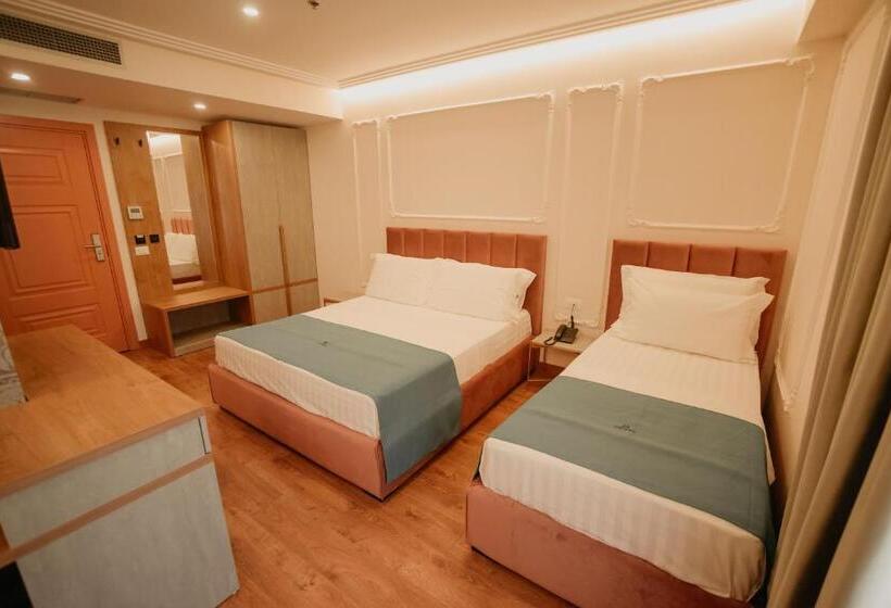 家庭间, Martiness Hotel Durres
