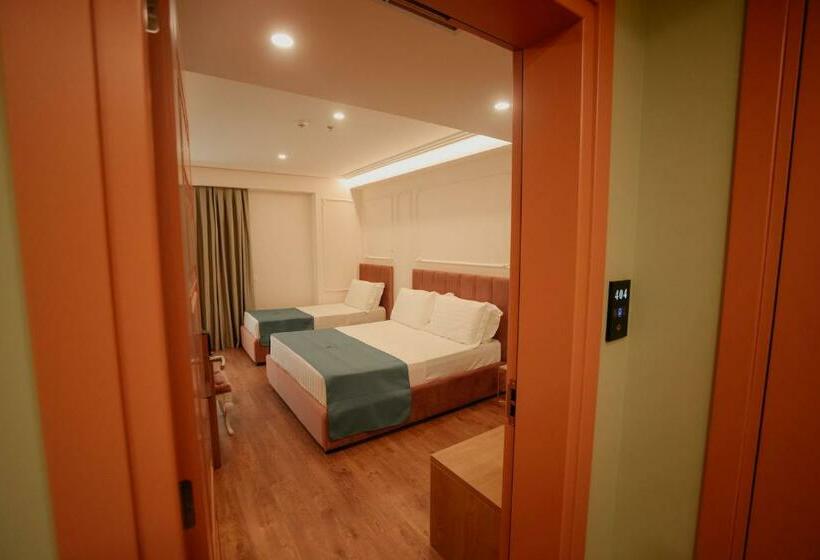 家庭间, Martiness Hotel Durres