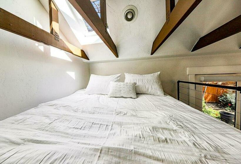 استودیوی استاندارد, Pueblo Street Tiny Home