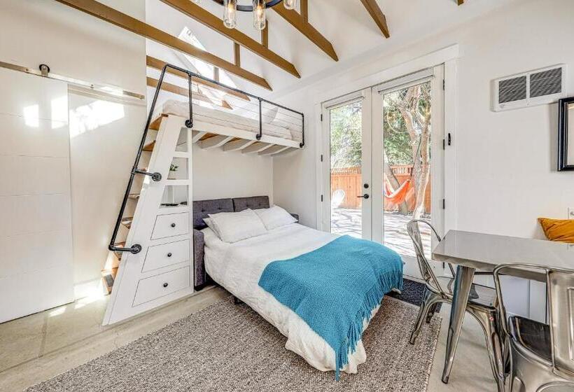 استودیوی استاندارد, Pueblo Street Tiny Home