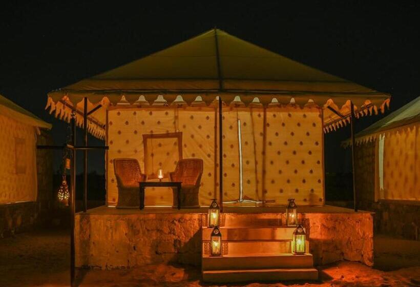 Номер Deluxe, The Carvaans Resort