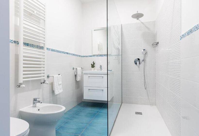 اتاق استاندارد چهارنفره با بالکن, B&b Sapore Di Mare