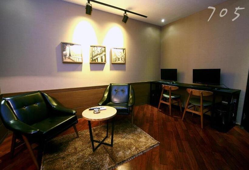 Семейный Номер, 2 Heaven Hotel Seomyeon