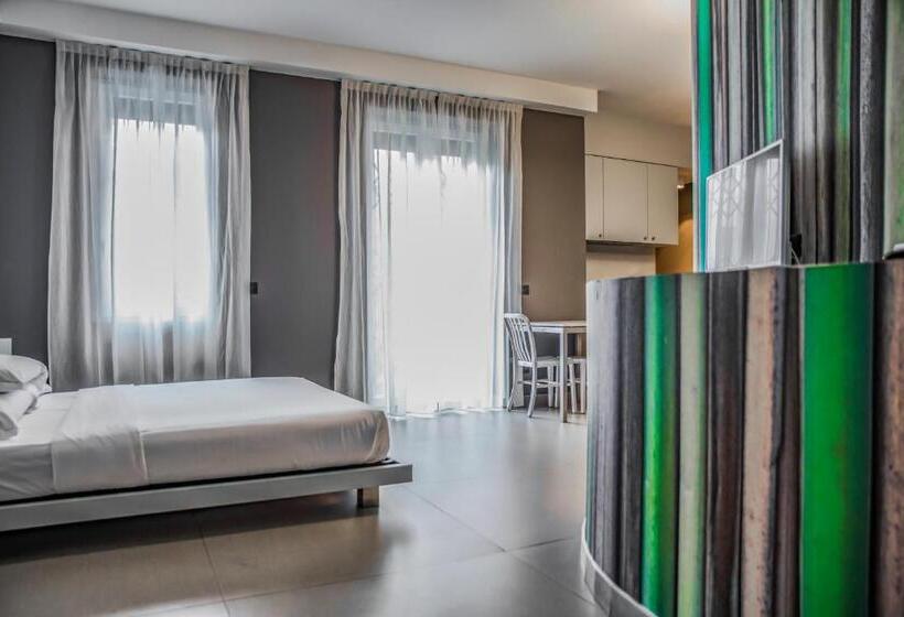 Standard Triple Room, La Chambre Milano Guest House