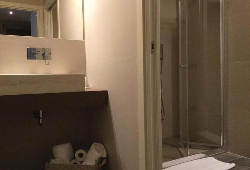 Standard Triple Room, La Chambre Milano Guest House