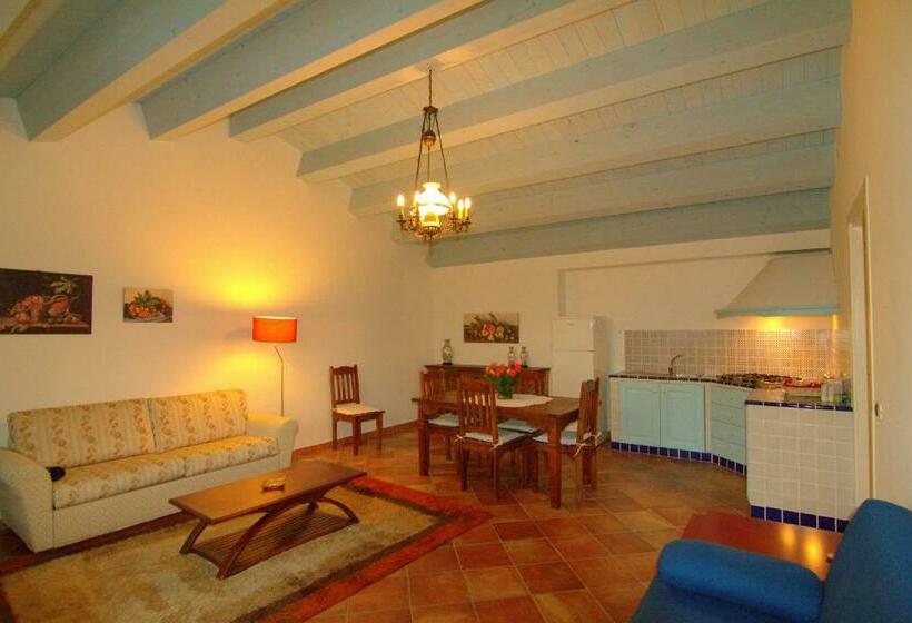 带1个卧室带花园景观的公寓, Torre Archirafi Resort