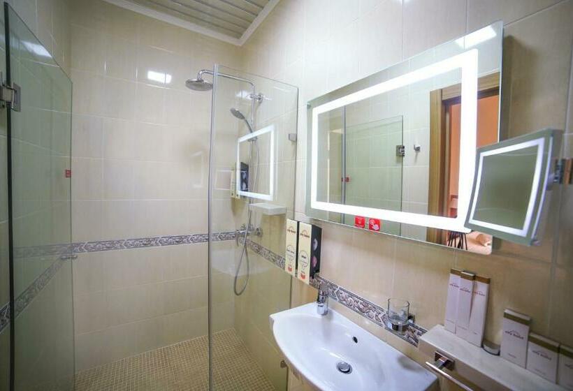 سوییت جونیور, City Hotel Bishkek