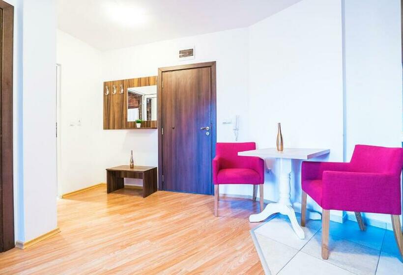 Апартаменты 1 Спальня с Балконом, Admiral Plaza Apartments