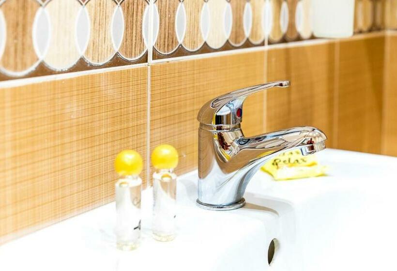 Номер Стандарт с Балконом, Admiral Plaza Apartments