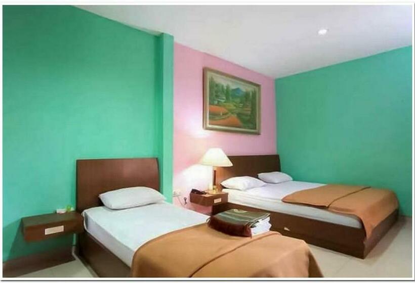 Семейный Номер, The Nancy S Homestay Pekanbaru Mitra Reddoorz