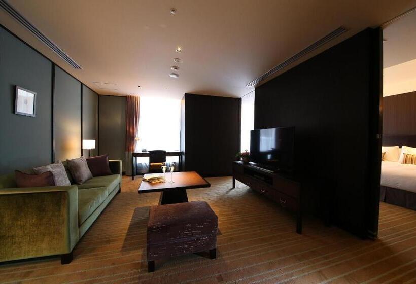 Люкс Мастер, Allamanda Aoyama Tokyo