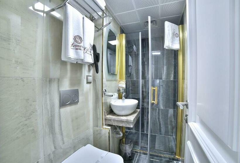 Standard Triple Room, Glamour Hotel Istanbul Sirkeci