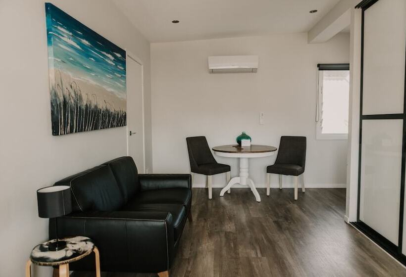 Студия Стандарт, Saltwater Villas  Pet Friendly Accommodation
