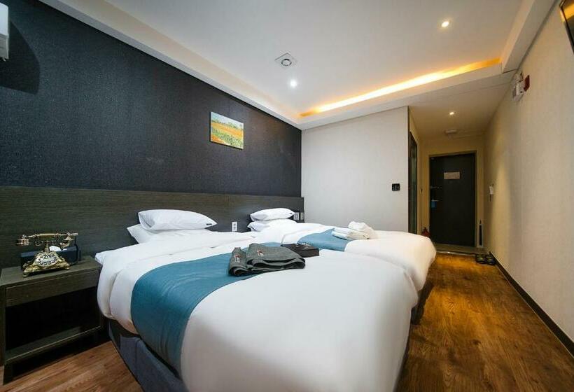 Трехместный Номер Deluxe, Suwon Dono1796