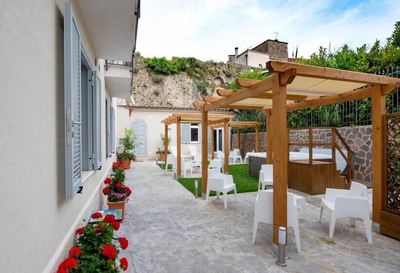آپارتمان 2 خوابه, Ravello House