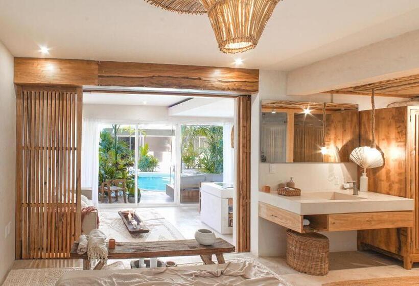 سوئیت جونیور با استخر, Jungle Chic