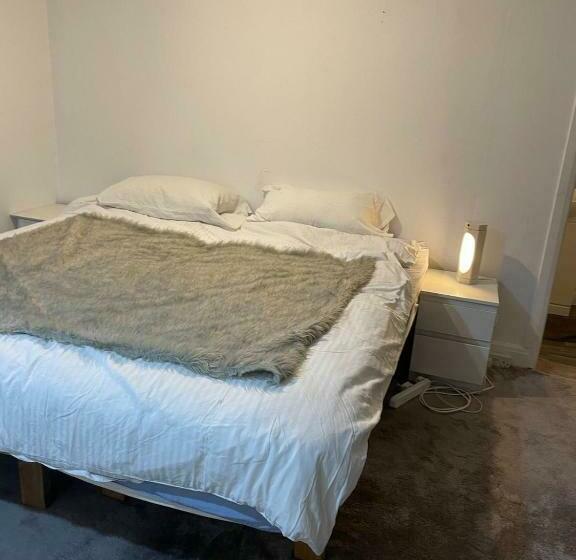 Номер Стандарт, Edgware Rooms