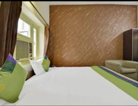 Quarto Deluxe, Singhasan House