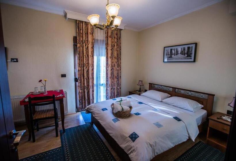 Трехместный Номер Стандарт с Балконом, Vila118