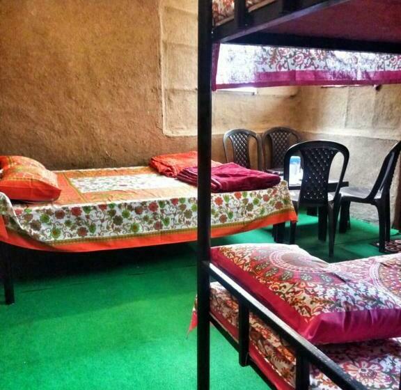 اتاق استاندارد چهار تخته, Hostel Hideout