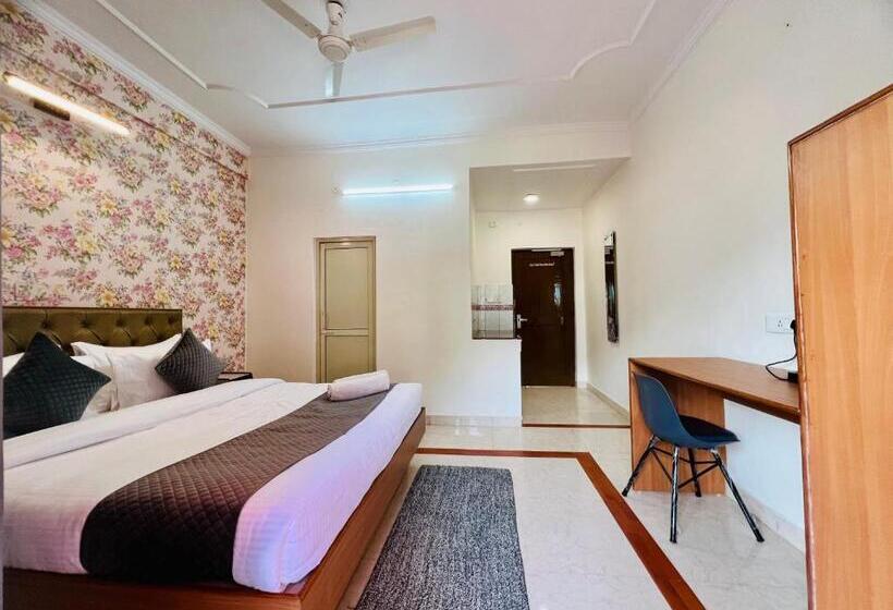 バルコニー付きスタンダードルーム, Live Free Hostel, Mcleodganj
