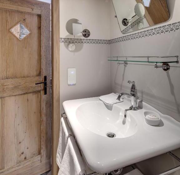 コンフォートルーム, Boutique   Hotel Adara