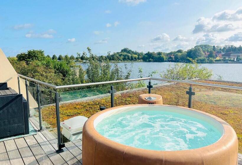 Superior suite with lake view, Ringelnatz Insel