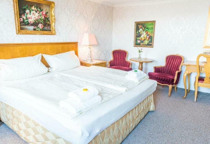 Номер Стандарт Трехместный, Romantisches Hotel Zur Traube Schwerin