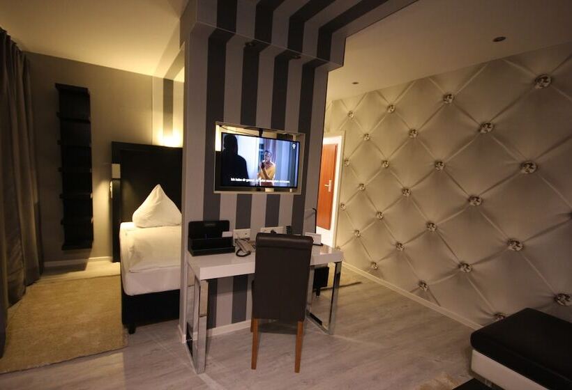 주니어 스위트, Sl Otel Budget
