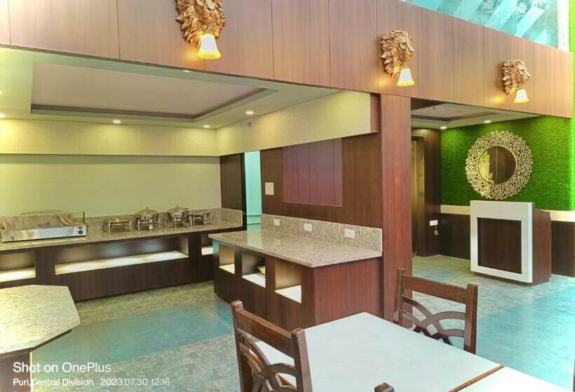 Номер Deluxe, Kuber Palace ! Puri Near Sea Beach And Temple Fully Air Conditioned Hotel With Lift And Parking Faci