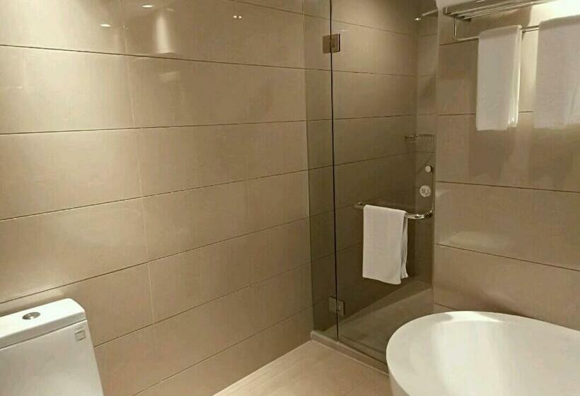 اتاق کلاس بیزنس, Hengna International
