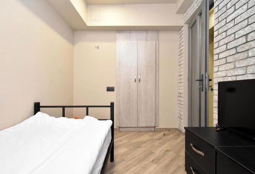 اتاق استاندارد یک نفره, Guest House Green