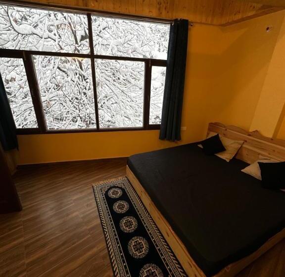 Номер Deluxe, The Cosmic Rajasthan