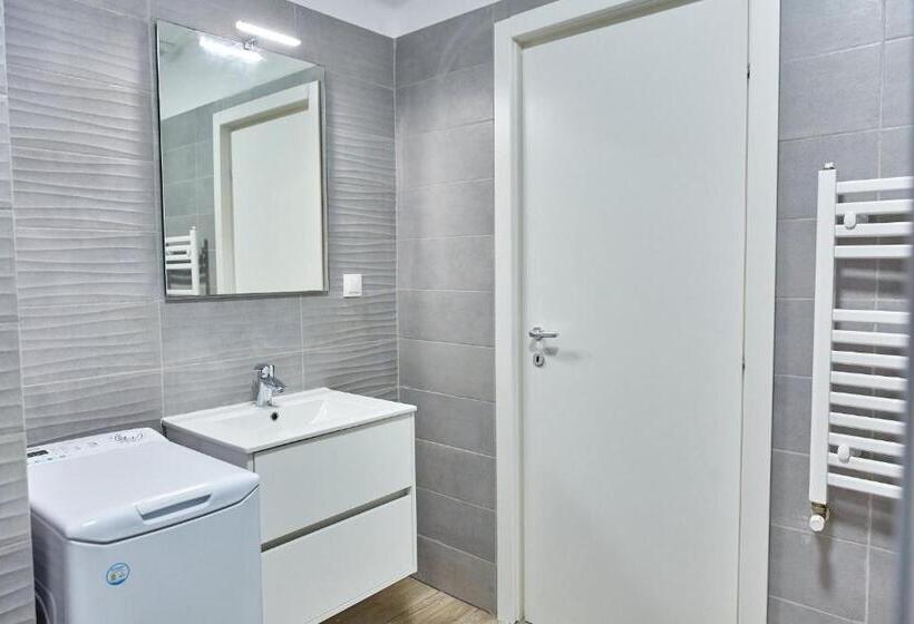 استودیوی لوکس, Grup Casa Del Mar