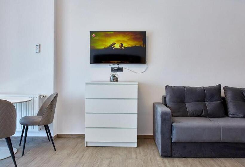 استودیوی لوکس, Grup Casa Del Mar