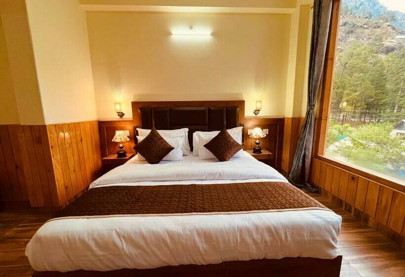 디럭스 룸, Winterline Resort, Kasol   A Four Star Luxury Resort