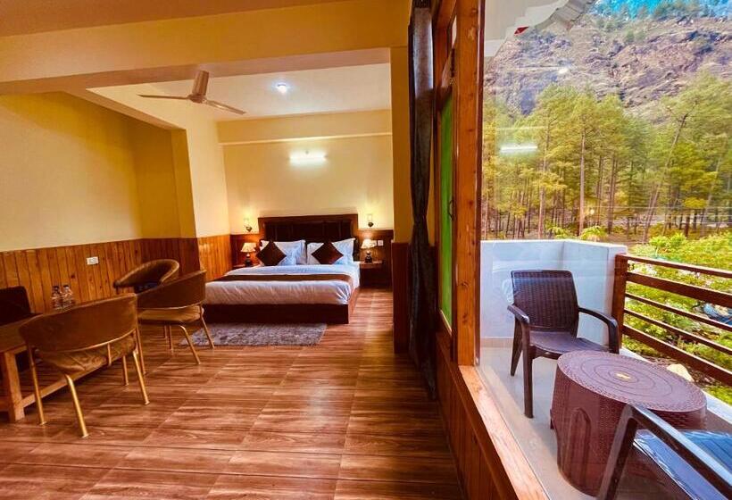 디럭스 룸, Winterline Resort, Kasol   A Four Star Luxury Resort