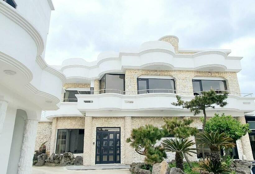 Номер Стандарт с Гидромассажем, White Castle Pension