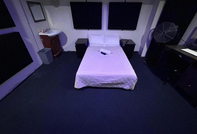 Perhestudio, Stay 424 Hostel