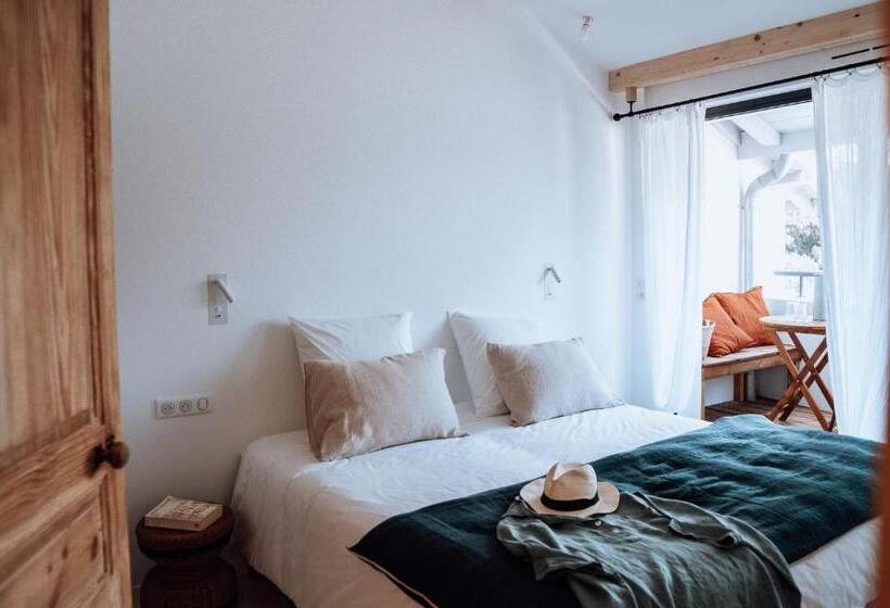 اتاق استاندارد چهارنفره با بالکن, Biarritz Surf Lodge Chambre D Hôtes