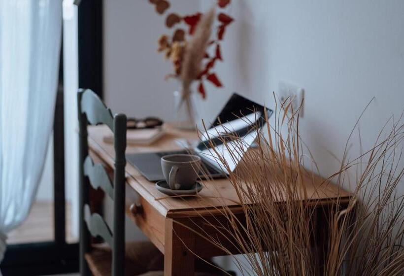 اتاق استاندارد چهارنفره با بالکن, Biarritz Surf Lodge Chambre D Hôtes