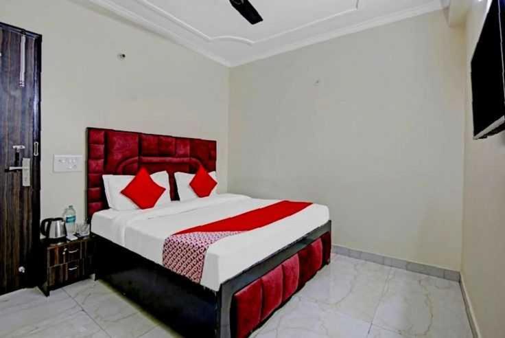 Quarto Triplo Clássico, Oyo Townhouse Super 16 Residency, Near Bangla Shahib Gurudwara