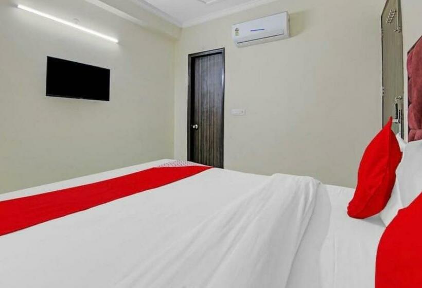Quarto Triplo Clássico, Oyo Townhouse Super 16 Residency, Near Bangla Shahib Gurudwara