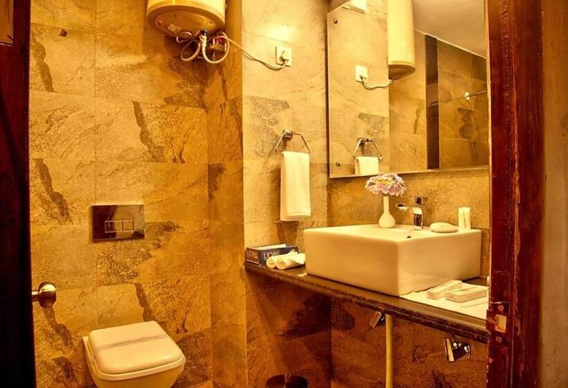 اتاق لوکس, Goroomgo Luxury Palm Bhimtal   Luxury Room   Excellent Customer Service   Best Seller