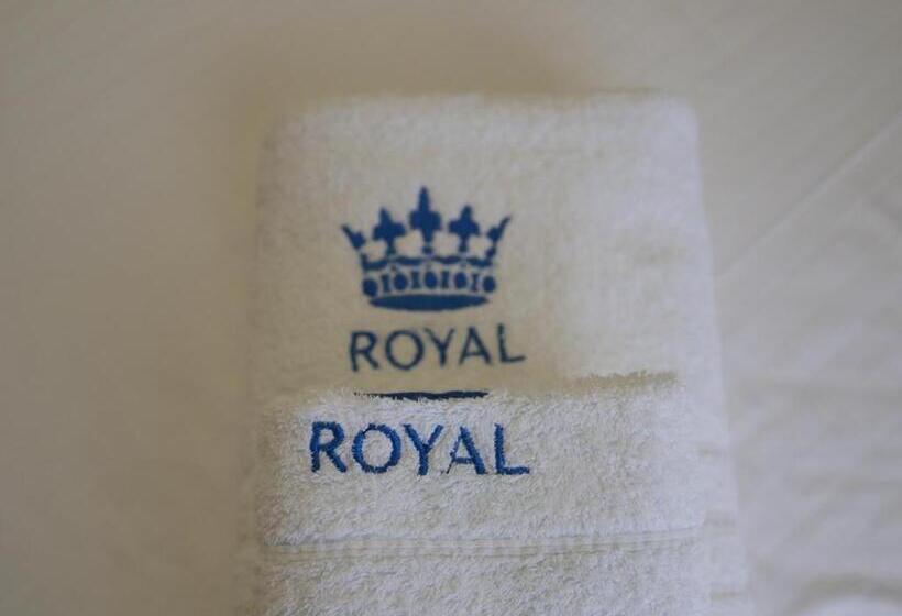 디럭스 룸, Himara Royal