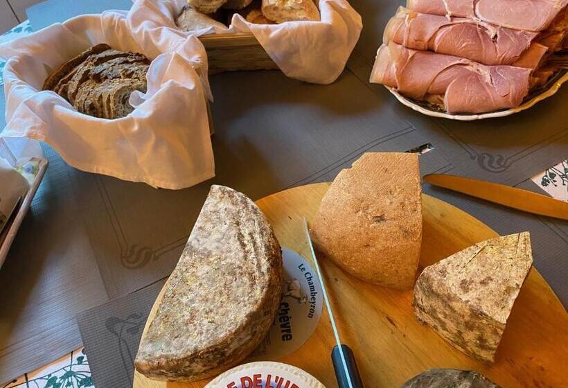 스탠다드 룸 산 전망, Maison D’hôtes Les Méans